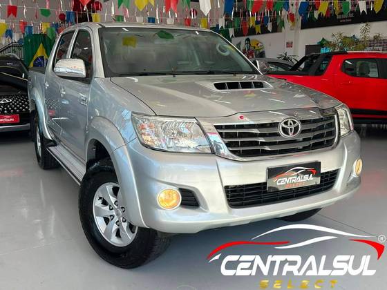 TOYOTA HILUX 3.0 SRV 4X4 CD 16V TURBO INTERCOOLER DIESEL 4P AUTOMÁTICO TOYOTA HILUX 3.0 SRV 4X4 CD 16V TURBO INTERCOOLER DIESEL 4P AUTOMÁTICO